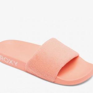 Roxy Slippy Terry Sandals in Coral - size 10